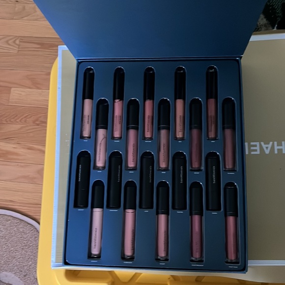 bareMinerals Gen Nude Lip Vault 20 Piece - Picture 4 of 6